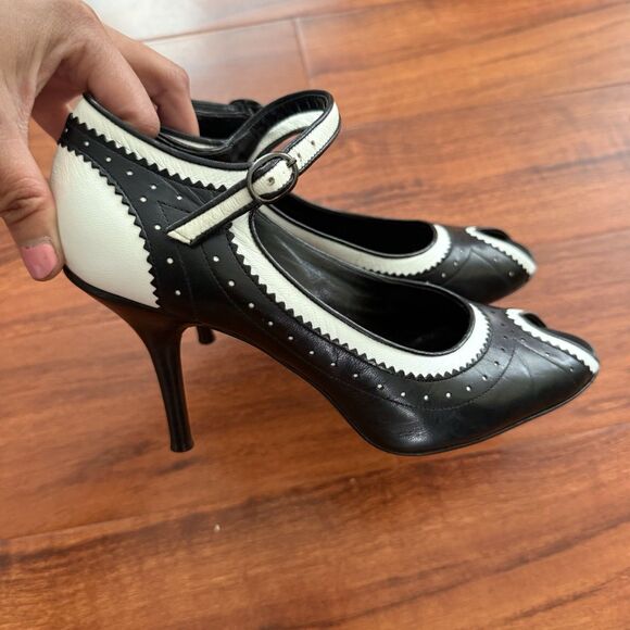 VTG Via Spiga Peep Toe Mary Jane’s Black White Ankle Strap Size 7M - Picture 12 of 13